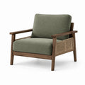 Sillón de madera con cojines de poliéster verde y detalles de yute