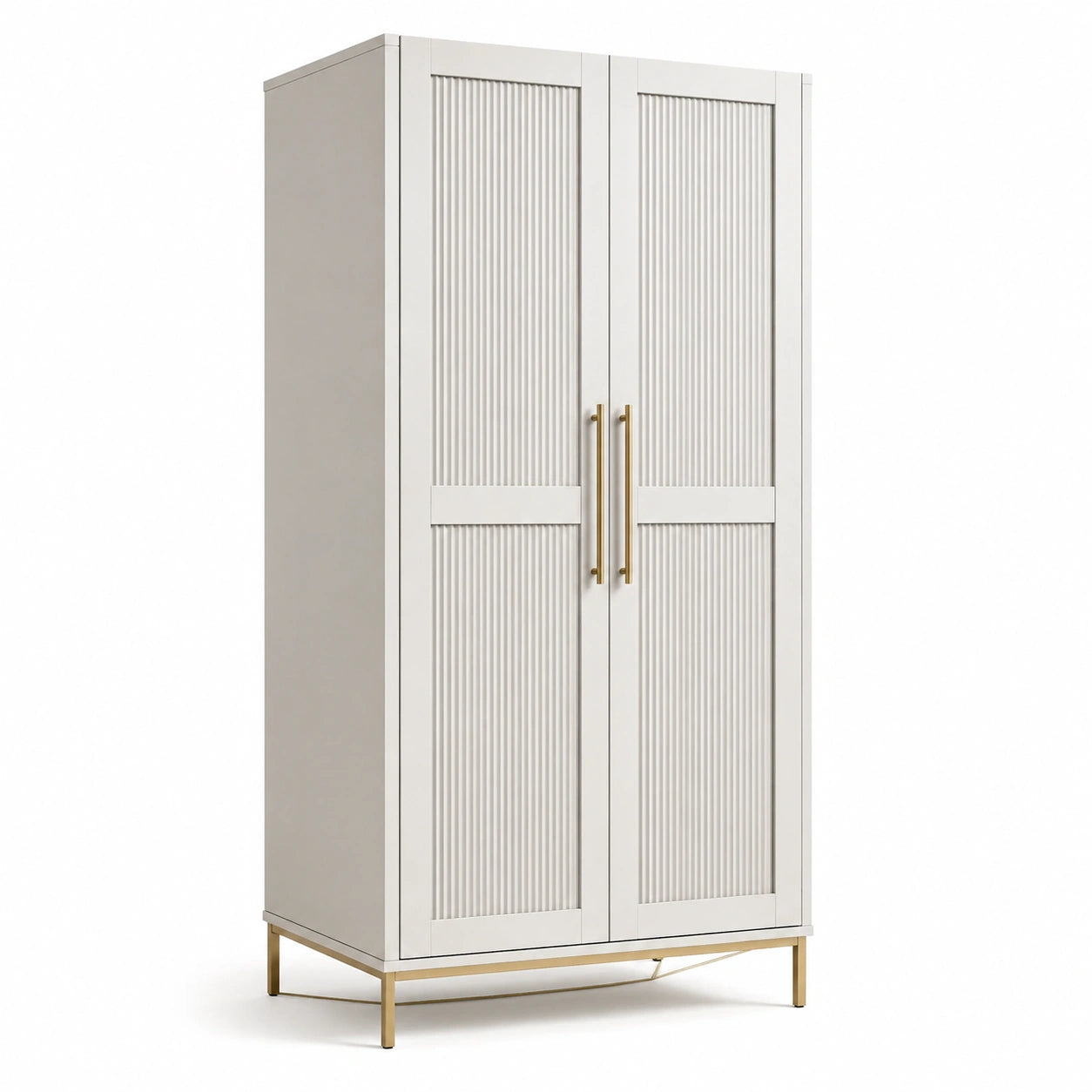 Armario de madera con puertas blancas y tiradores dorados